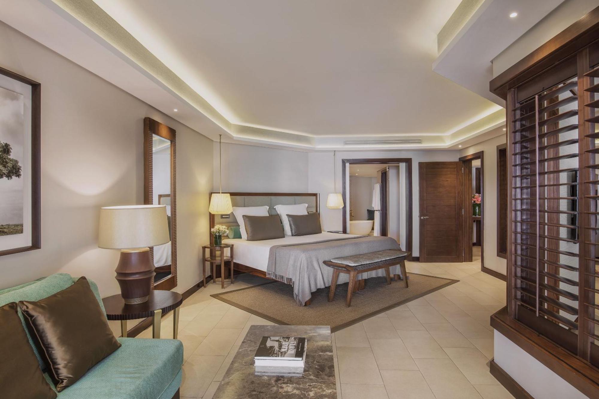 Royal Palm Beachcomber Luxury Grand Baie Exterior photo